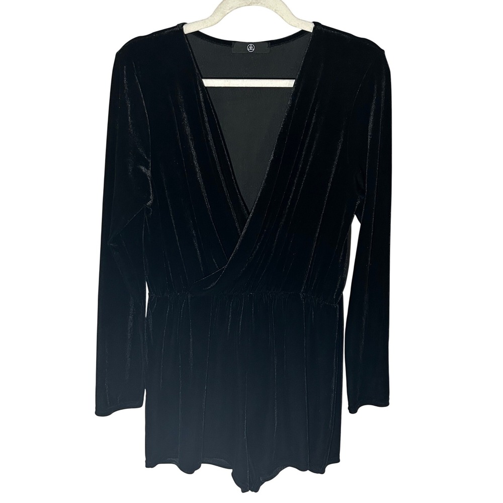 Missguided Black Velour Long Sleeved Shorts Romper Women's Size 12 NWOT